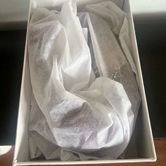 Women's Deep Purple/Plum Satin Heels  Size 8 and Clutch - Picture 8 of 10